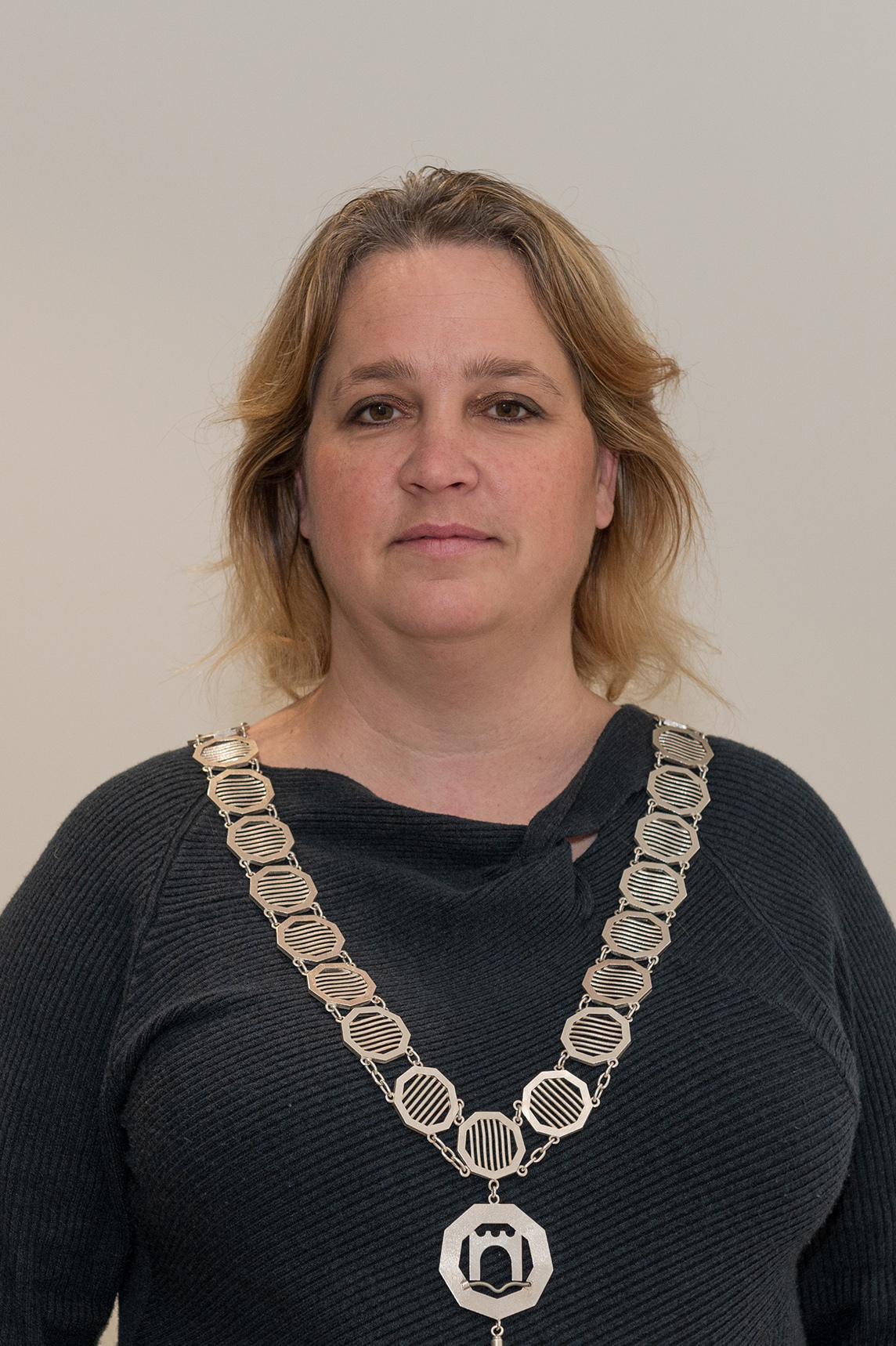 Mevrouw Ilona Jense-van Haarst